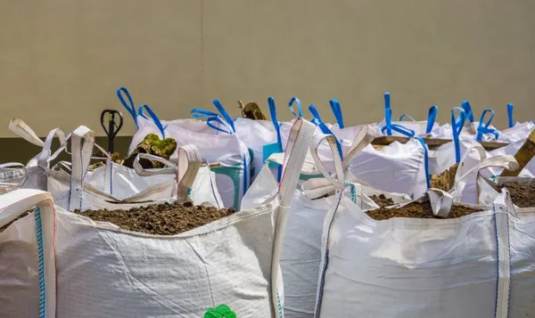 Big bags llenos de producto a granel